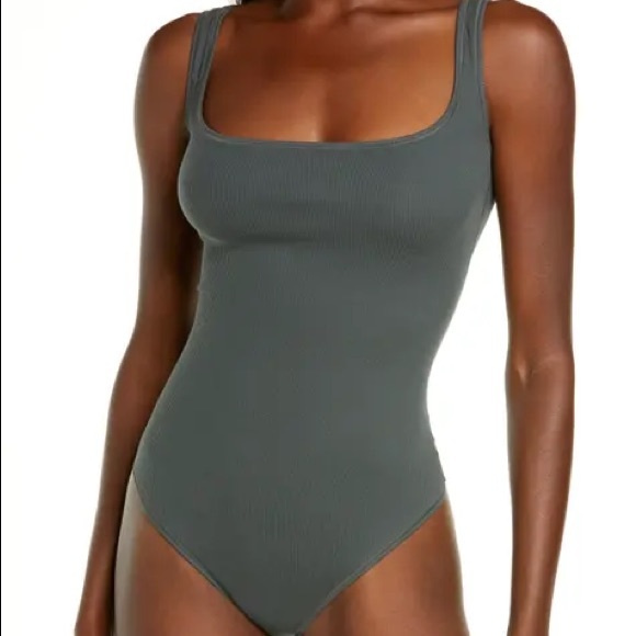 SKIMS Tops - SKIMS Bodysuit